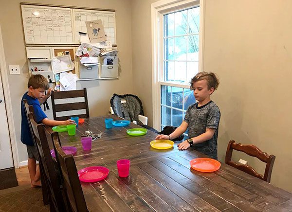 kids-chores-setting-the-table
